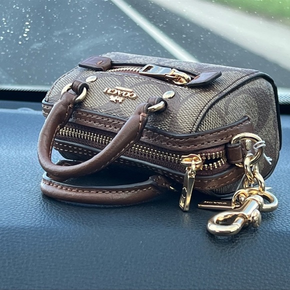 COACH MINI ROWAN CHARM - Picture 7 of 14